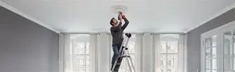 Lampadario non si accende a Milano: cause e rimedi